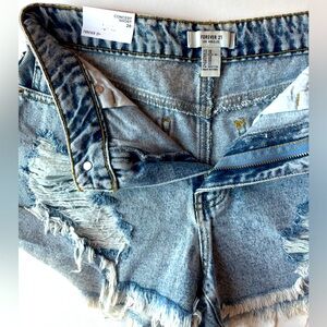 F21 DISTRESSED CONCERT SHORT